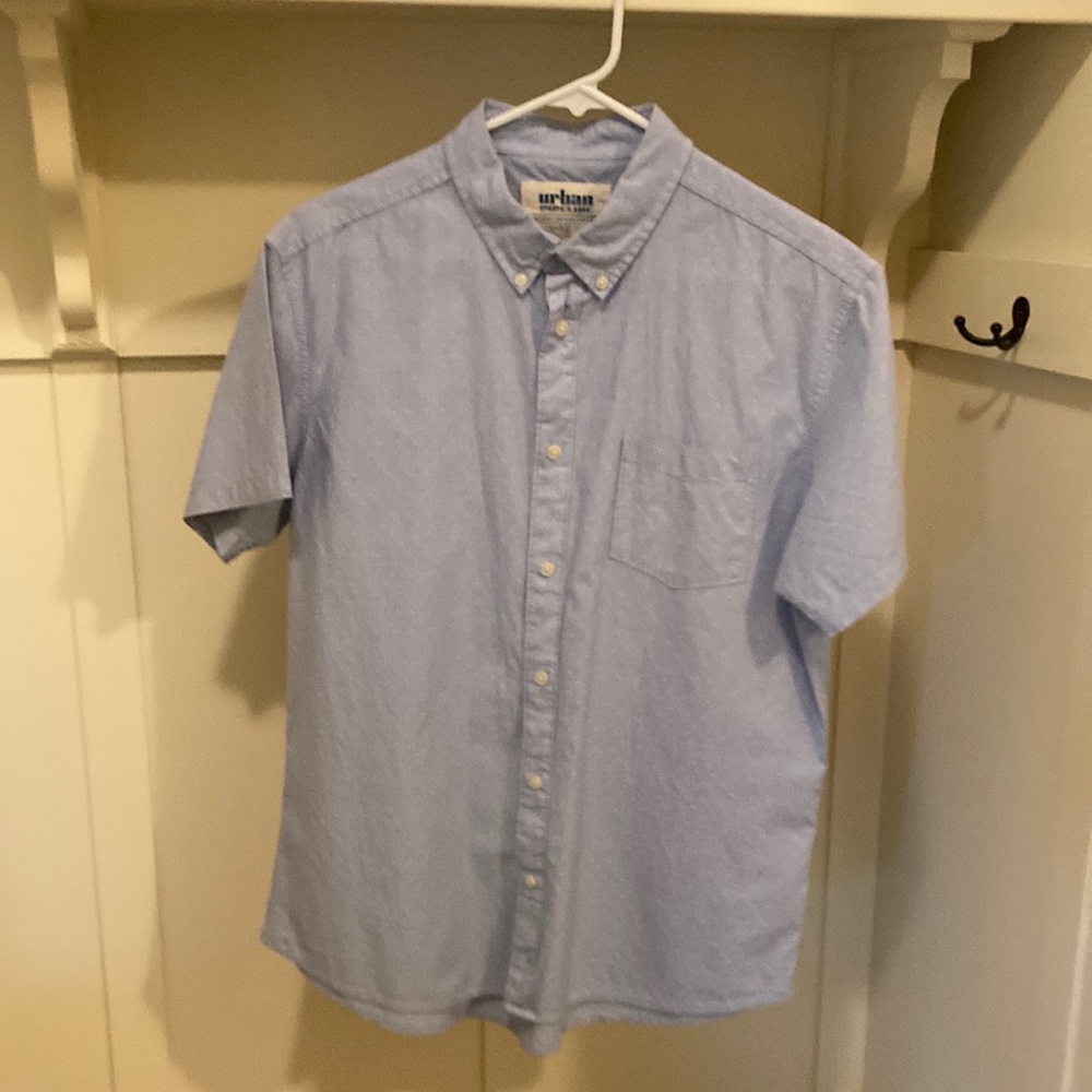 Urban pipeline brand men’s button down shirt.